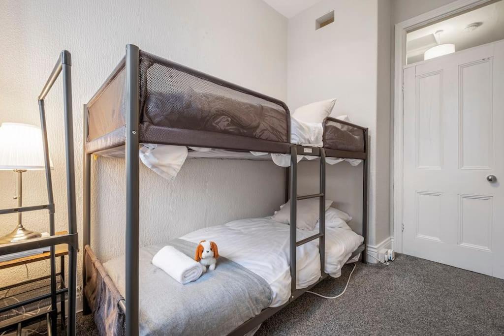 Beautiful Apartment With Parking Hexham Exterior photo